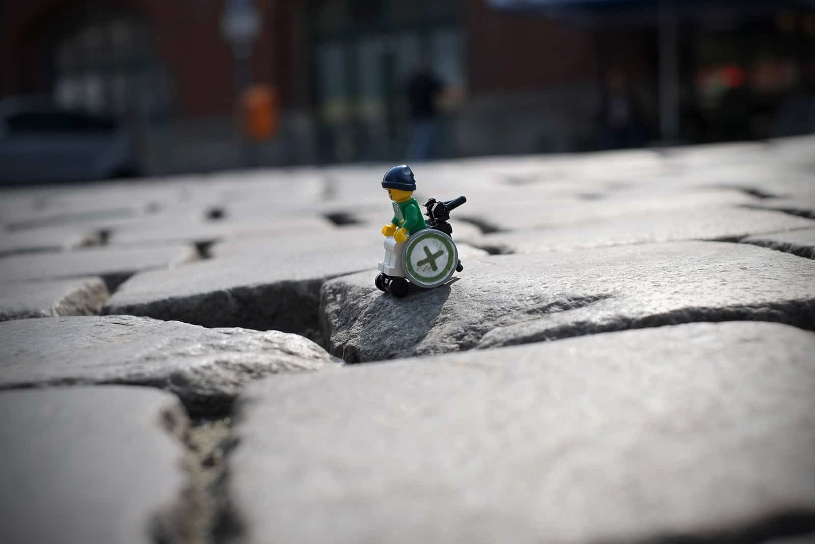 Lego-Rollstuhlfahrer
